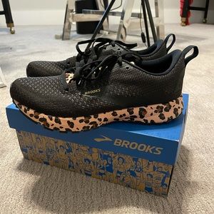leopard brooks revel 4